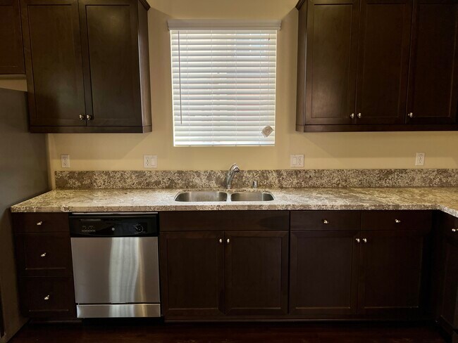 Foto del edificio - 1249 W 139th St
