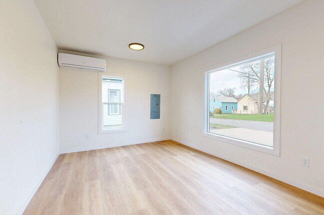 Foto del edificio - Ground Level Home