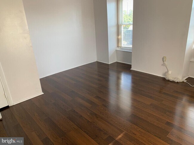 Building Photo - 101 E Madison Ave