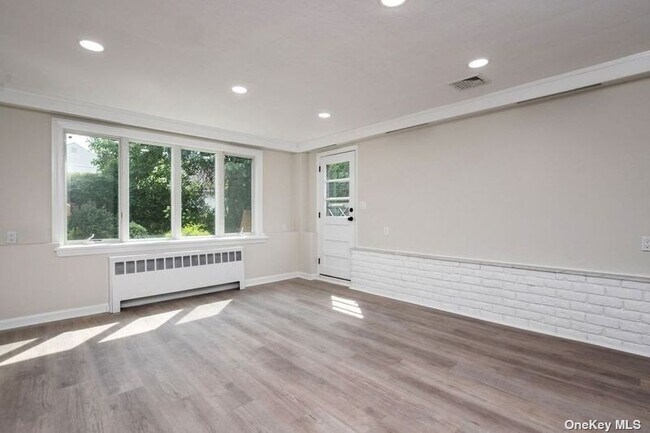 Foto del edificio - 562 Albemarle Pl