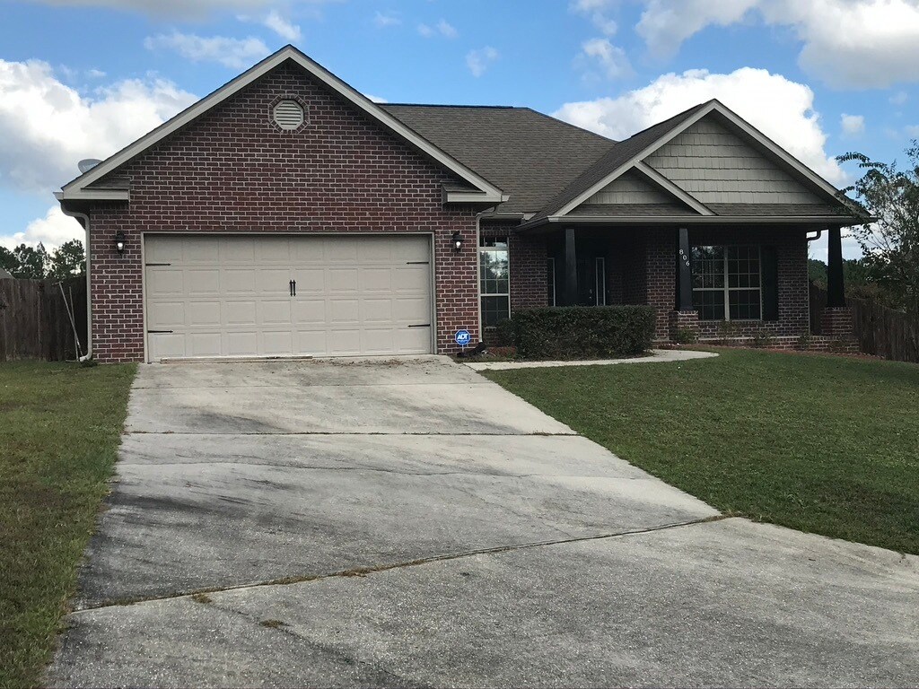 Foto principal - 806 Yew Cir