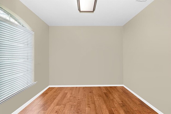 Building Photo - 26307 Sagewood Forest Dr