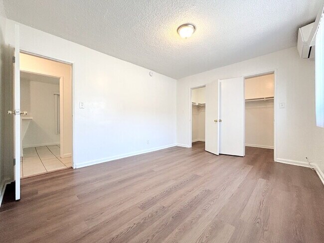Foto del edificio - 10208 S Inglewood Ave