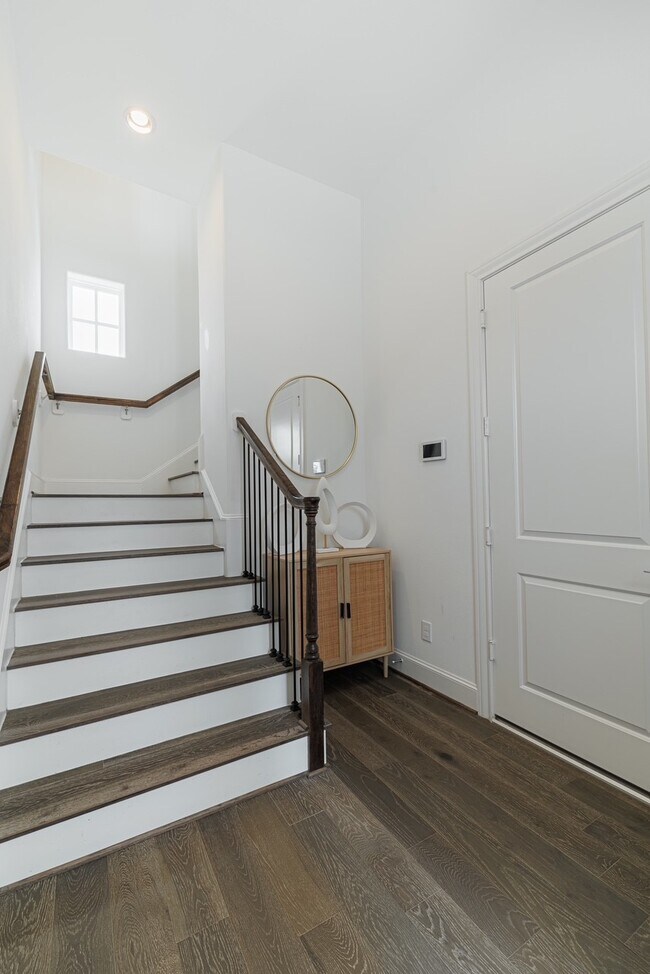 Building Photo - 10760 Craighead Dr