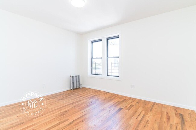 Foto del edificio - 1497 Carroll St