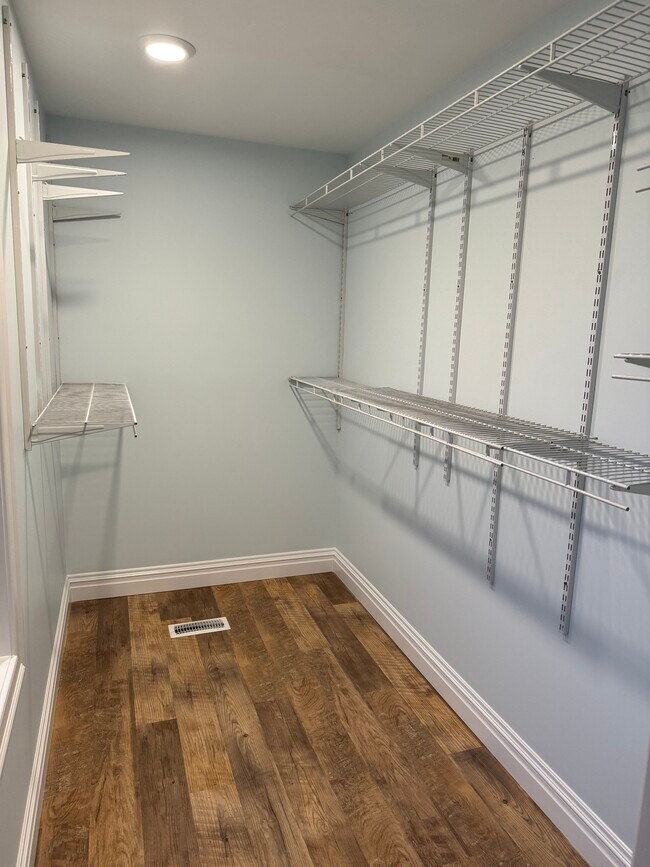 Closet - 102 Wigsten Rd