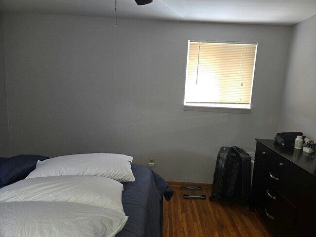 Foto del edificio - 205 Meadowlawn Rd