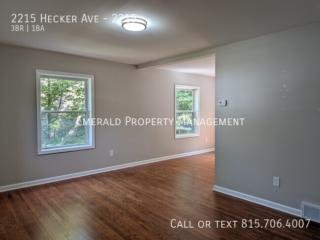 Foto del edificio - 2215 Hecker Ave