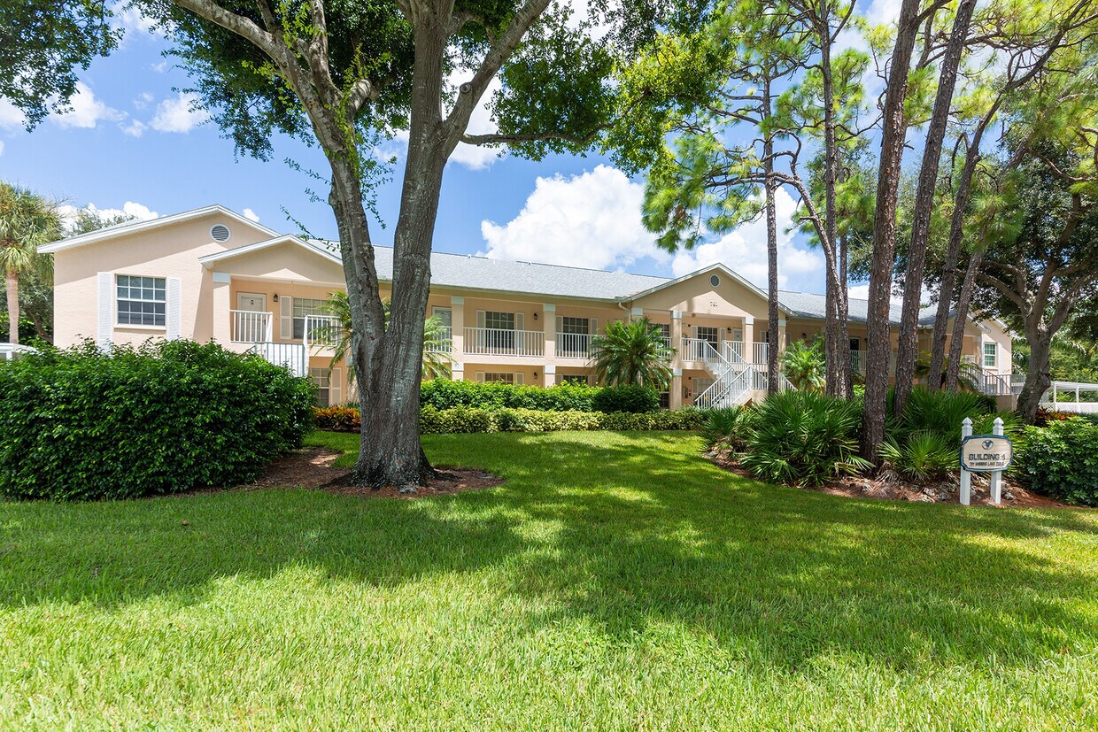 Foto principal - 781 Wiggins Lake Dr