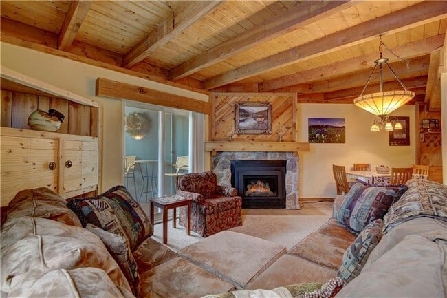 Building Photo - 4200 Lodgepole Cir