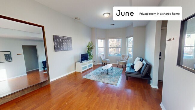 Foto del edificio - Room in Shared 3 bed/1 bath home