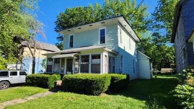 Building Photo - 313-315 Wildwood Ave