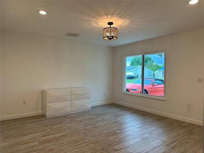 Building Photo - 4300 Avanti Cir