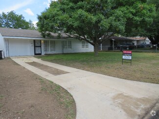 Building Photo - 419 Anton Dr