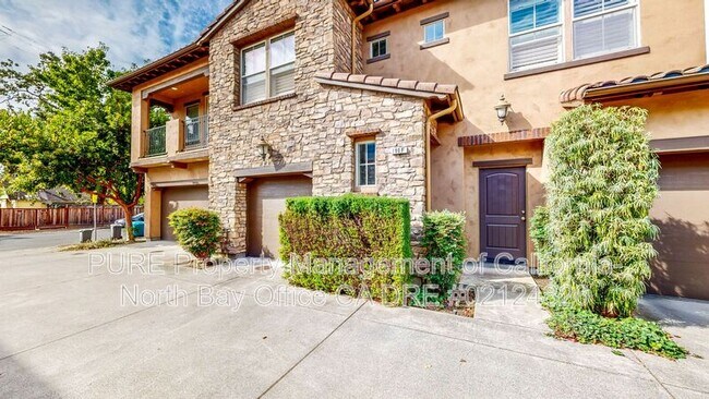 Foto del edificio - 190 F Healdsburg Ave