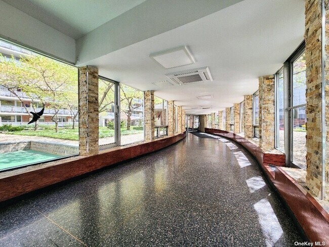 Foto del edificio - 61-15 97th St