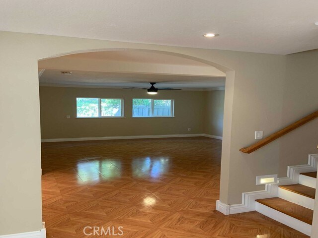 Foto del edificio - 1333 N Hills Dr