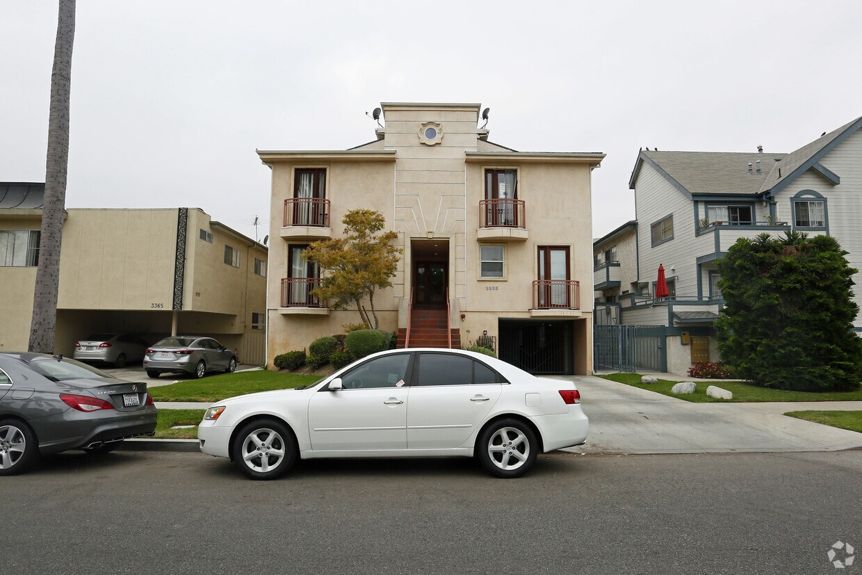 Foto del edificio - 3357 Keystone Ave