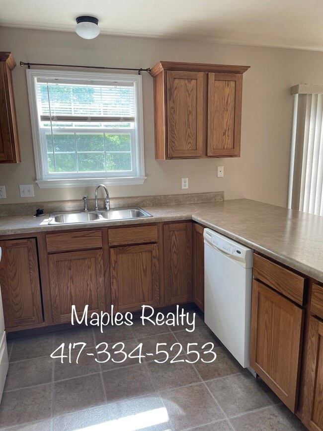 Foto del edificio - 3 BED, 2 BATH SINGLE FAMILY HOME IN HOLLIS...