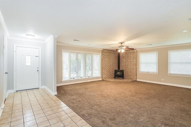 Building Photo - 14042 Hunters Glen