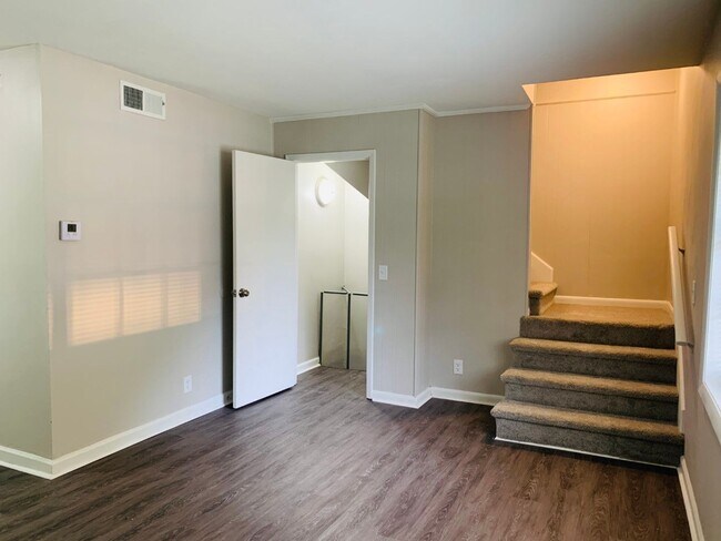 Foto del edificio - 1069 Laurel Ln NW