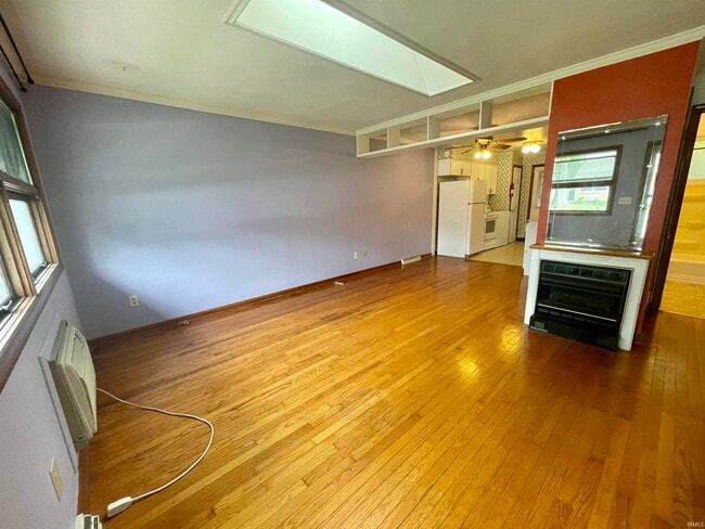 Building Photo - 1904 E Maxwell Ln