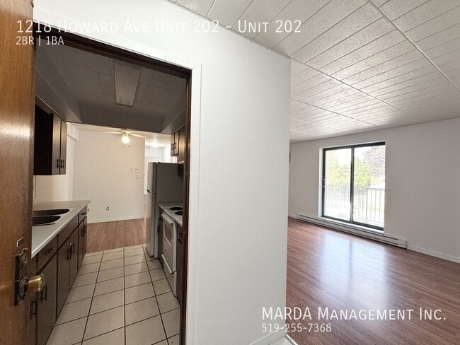 Building Photo - SPACIOUS 2 BED/1BATH W/ BALCONY ON HOWARD & GILES + HYDRO