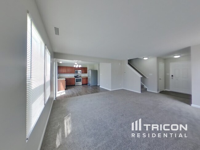 Foto del edificio - 8025 Amadeus Dr