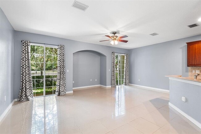 Building Photo - 6745 Breezy Palm Dr