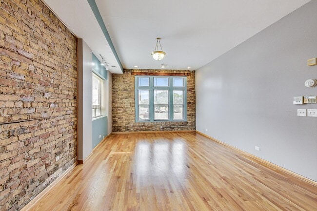 Building Photo - 1769 N Clybourn Ave