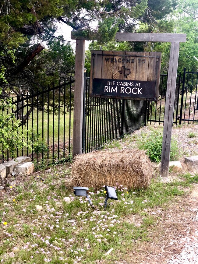 Foto del edificio - 11513 Rim Rock Trail