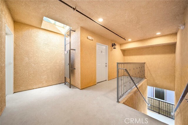 Foto del edificio - 5639 Huntington Dr