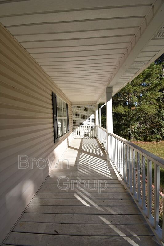 Building Photo - 624 Porter Rd