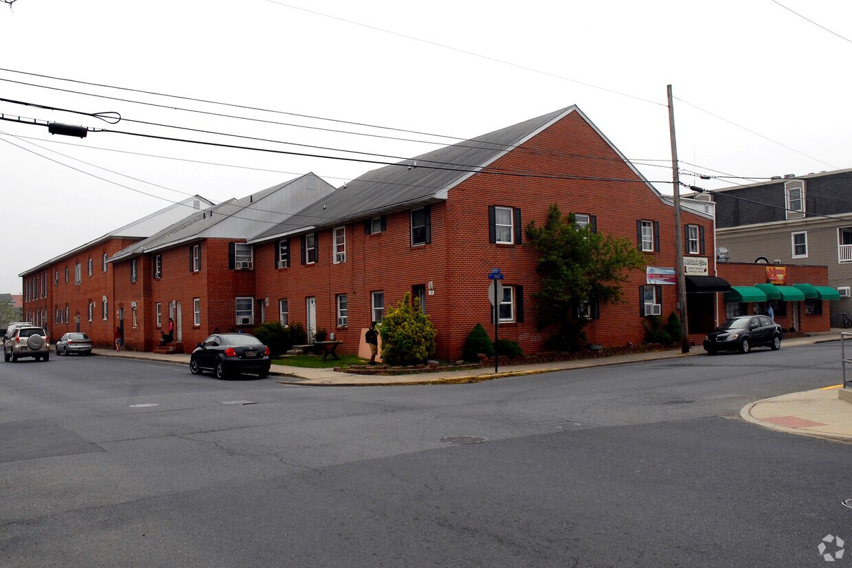 Foto del edificio - 120 N Race St