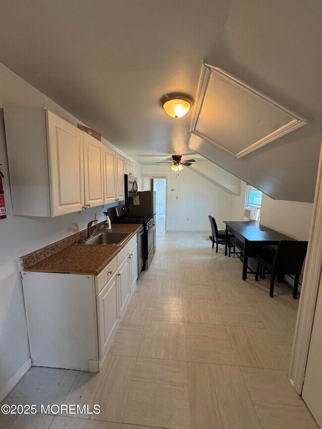 Foto del edificio - 172 Carr Ave