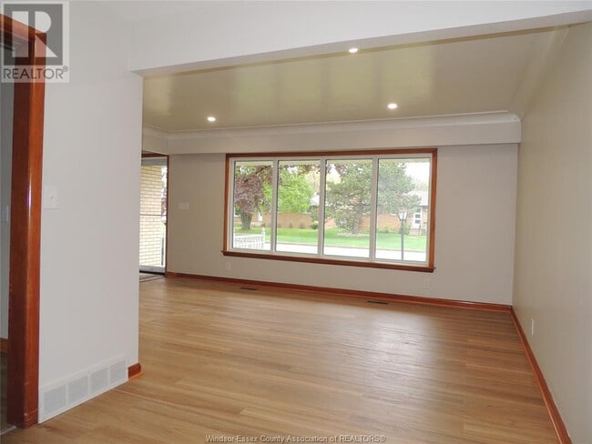 Building Photo - 2497 Dandurand Ave