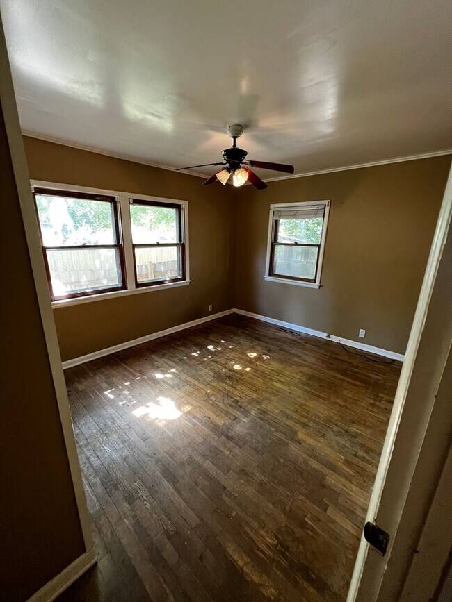 Building Photo - NICE 3 Bed 2 Bath with Bonus Room!