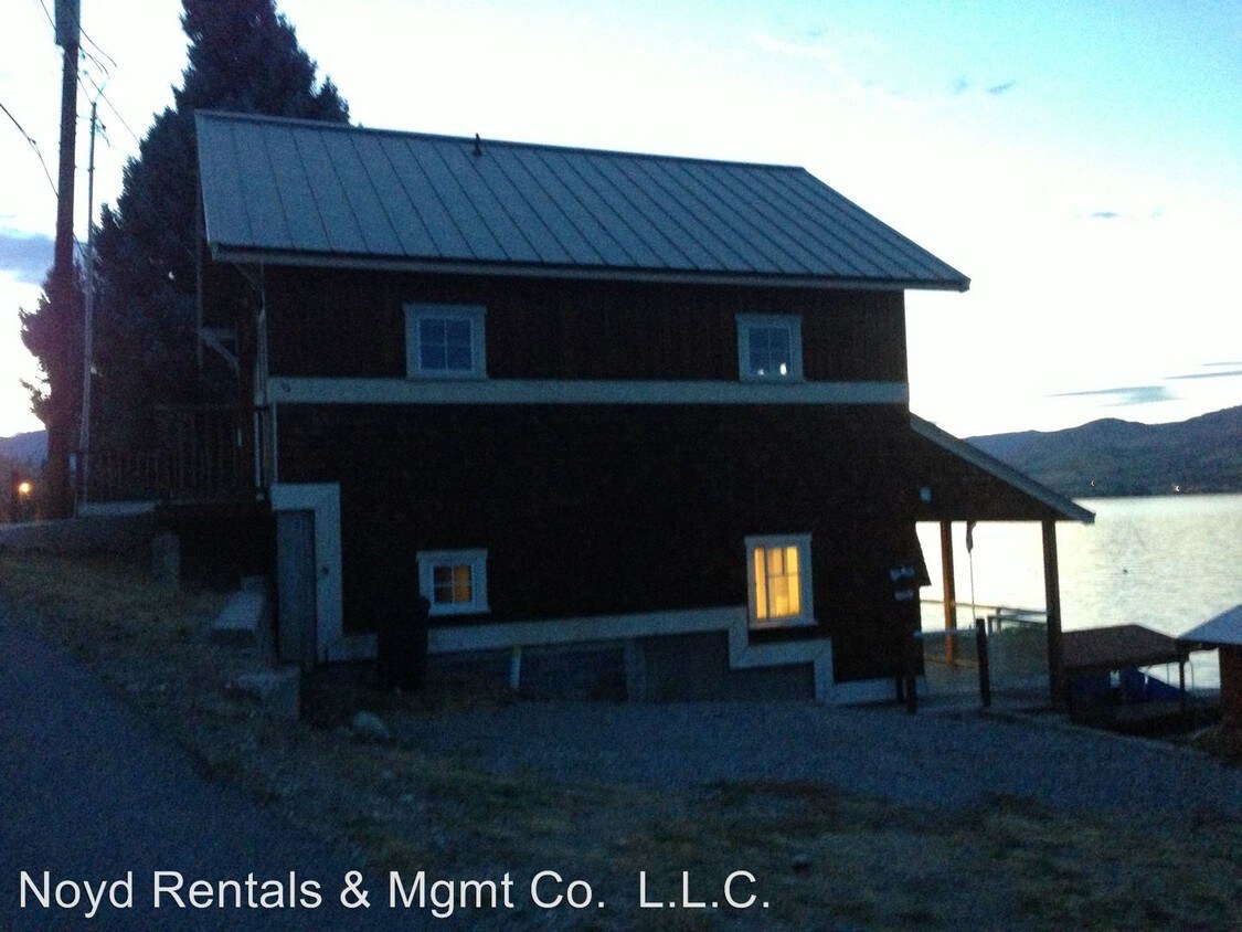 816 S Lakeshore Rd, Chelan, WA 98816 Room for Rent in Chelan, WA