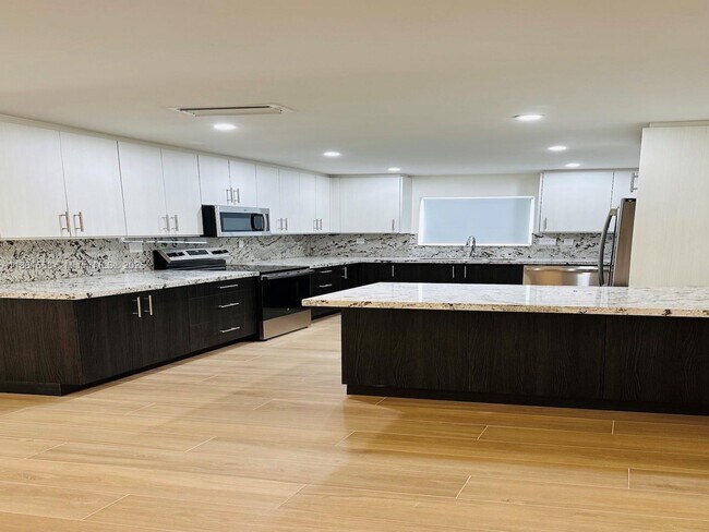 Foto del edificio - 4120 SW 69th Ave