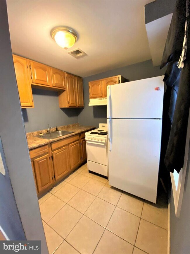 141 High St Unit 1, Mount Holly, NJ 08060 Apartment for Rent in Mount Holly, NJ