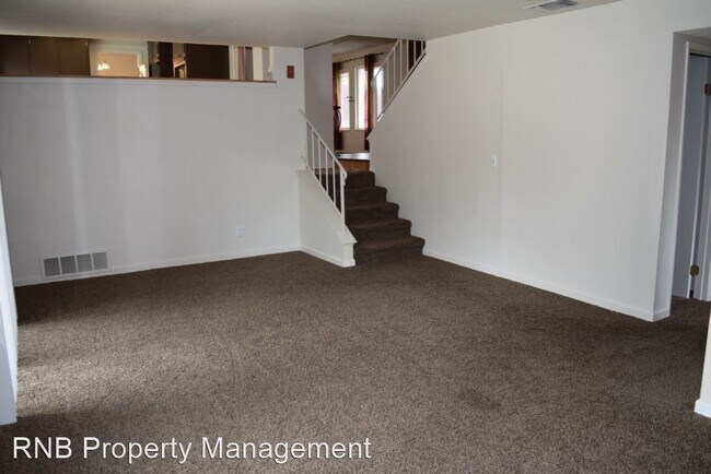 Building Photo - 4 br, 2.5 bath House - 8250 Canyon Oak Drive