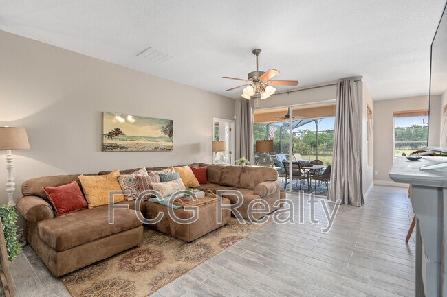 Foto del edificio - 825 Wildflower Rd