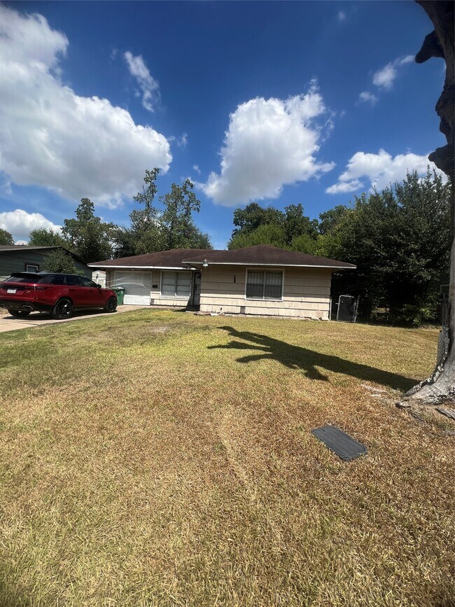Building Photo - 5715 Westover St