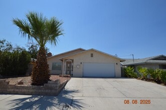Building Photo - 2108 Mariposa Ave