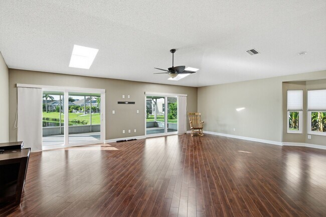 Foto del edificio - 349 Fountainview Cir