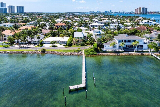 Foto del edificio - 1031 Pine Point Rd