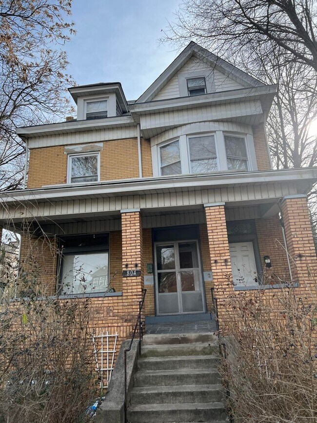 Building Photo - 804 Heths Ave