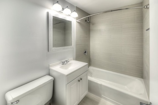 Foto del edificio - 1194 S Michigan Ave