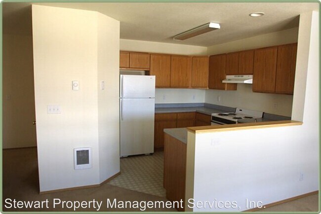Building Photo - 5382 N Hills Dr