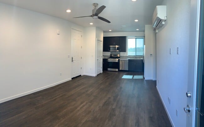 Building Photo - 2500 Wildflower Sta Pl